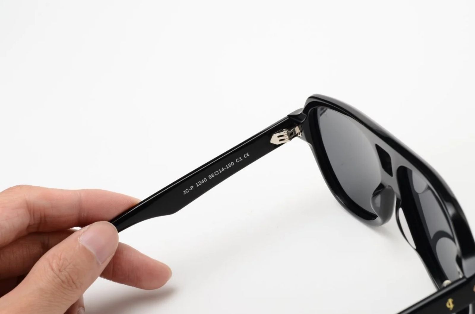 Lunettes de Soleil hommes thumbnail 3