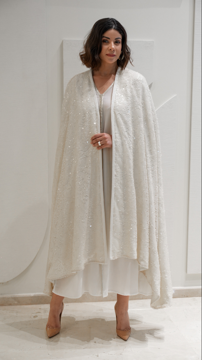 Cape beige en sequins 