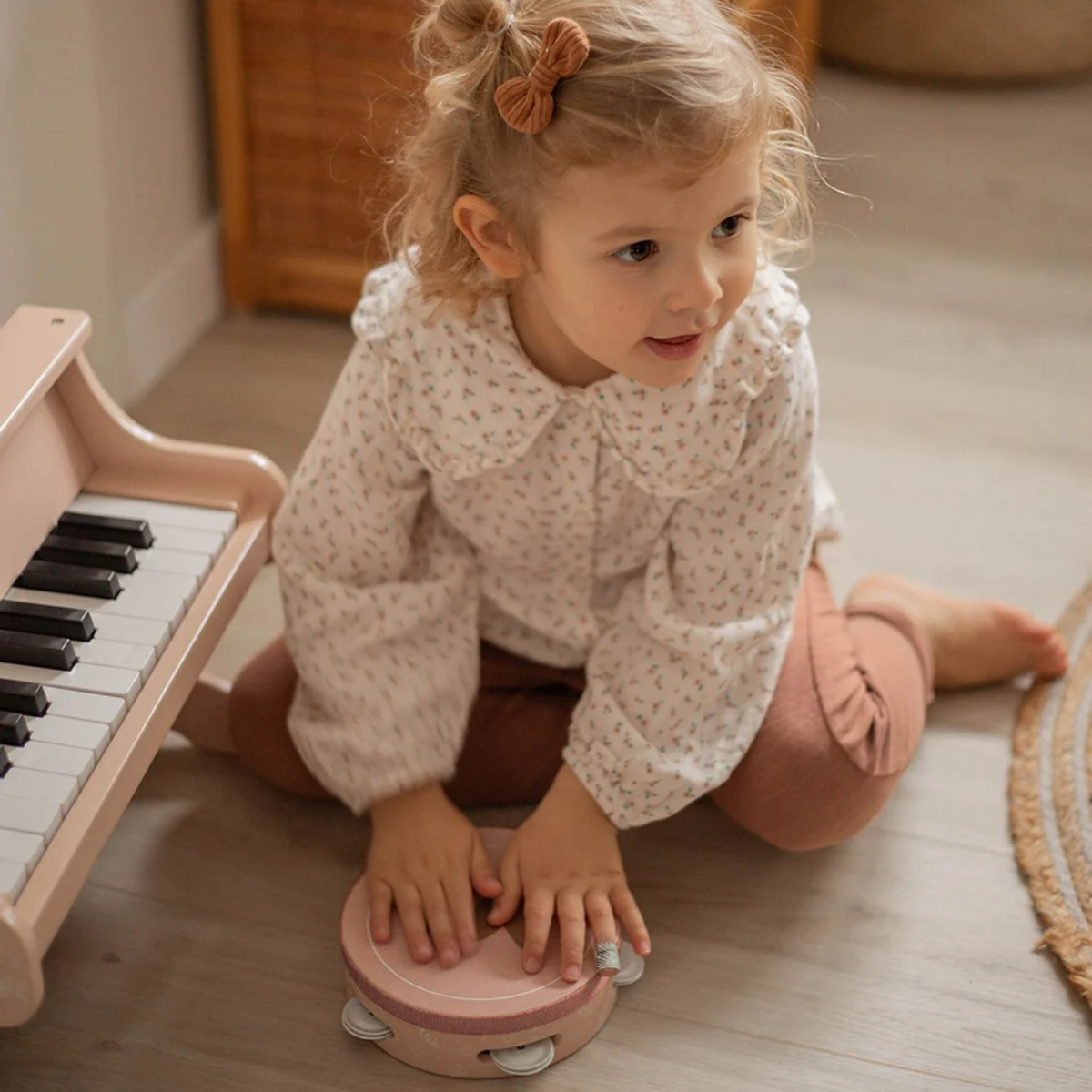 Tambourin en bois +12M thumbnail 2