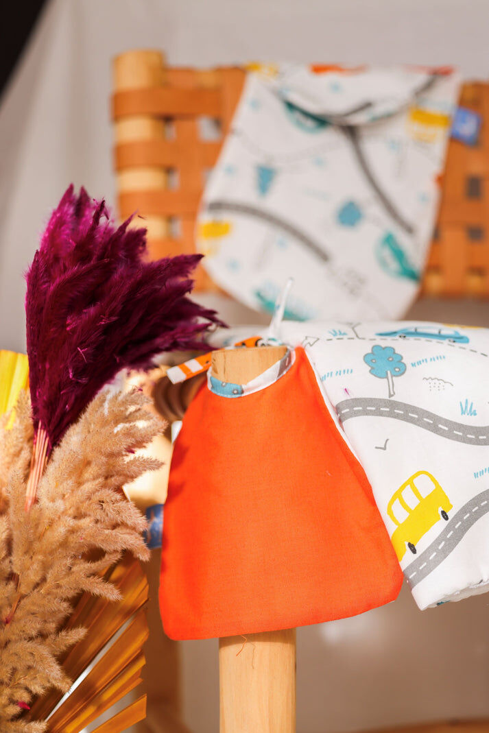 Pack naissance: Tapis à langer, protège épaule et bavoir thumbnail 3