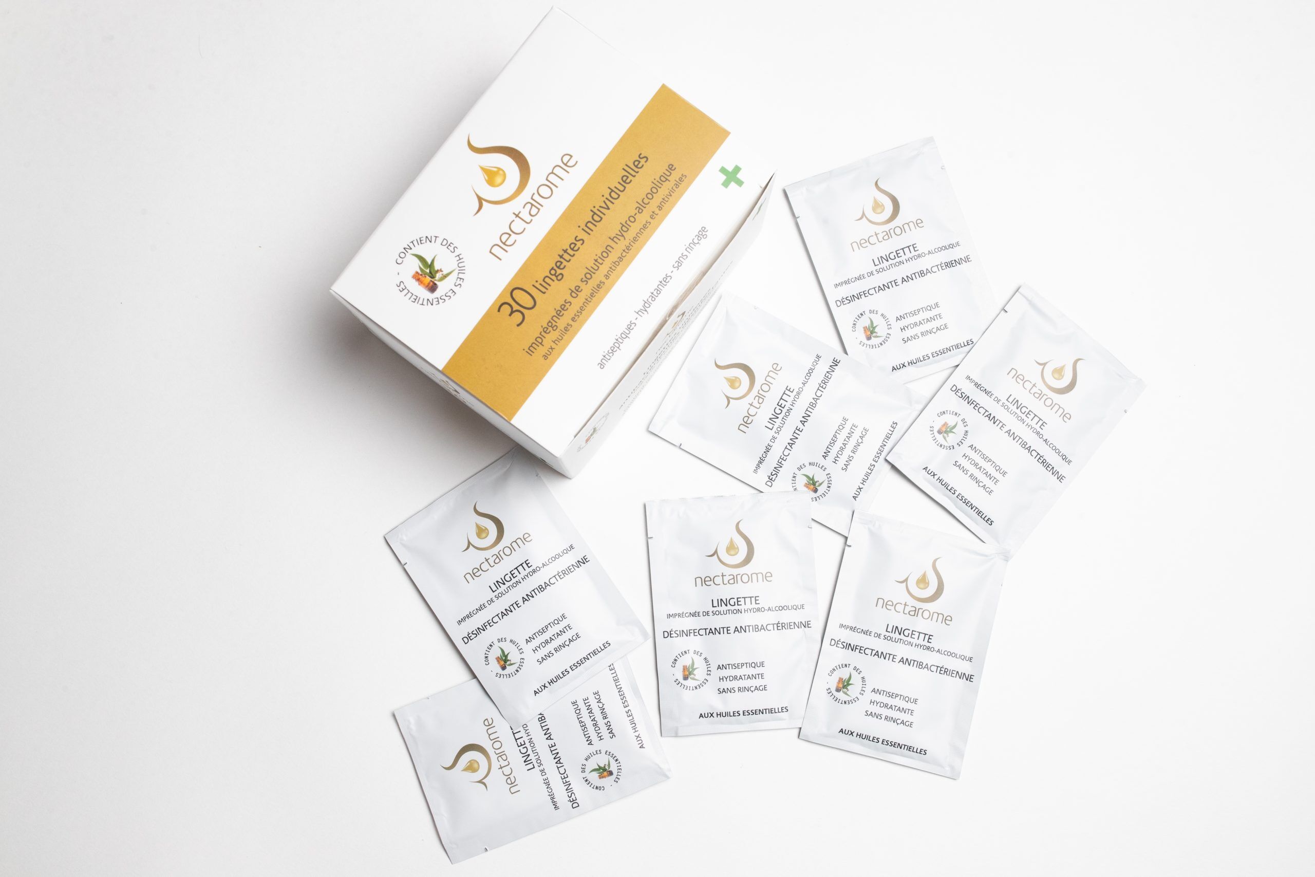 Lingettes antibactériennes aux huiles essentielles