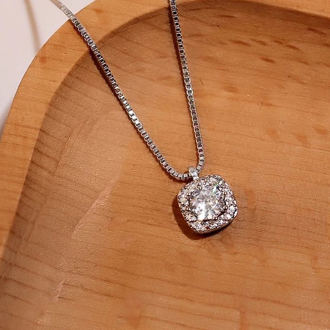 Collier Pendentif Carré Argenté thumbnail 1