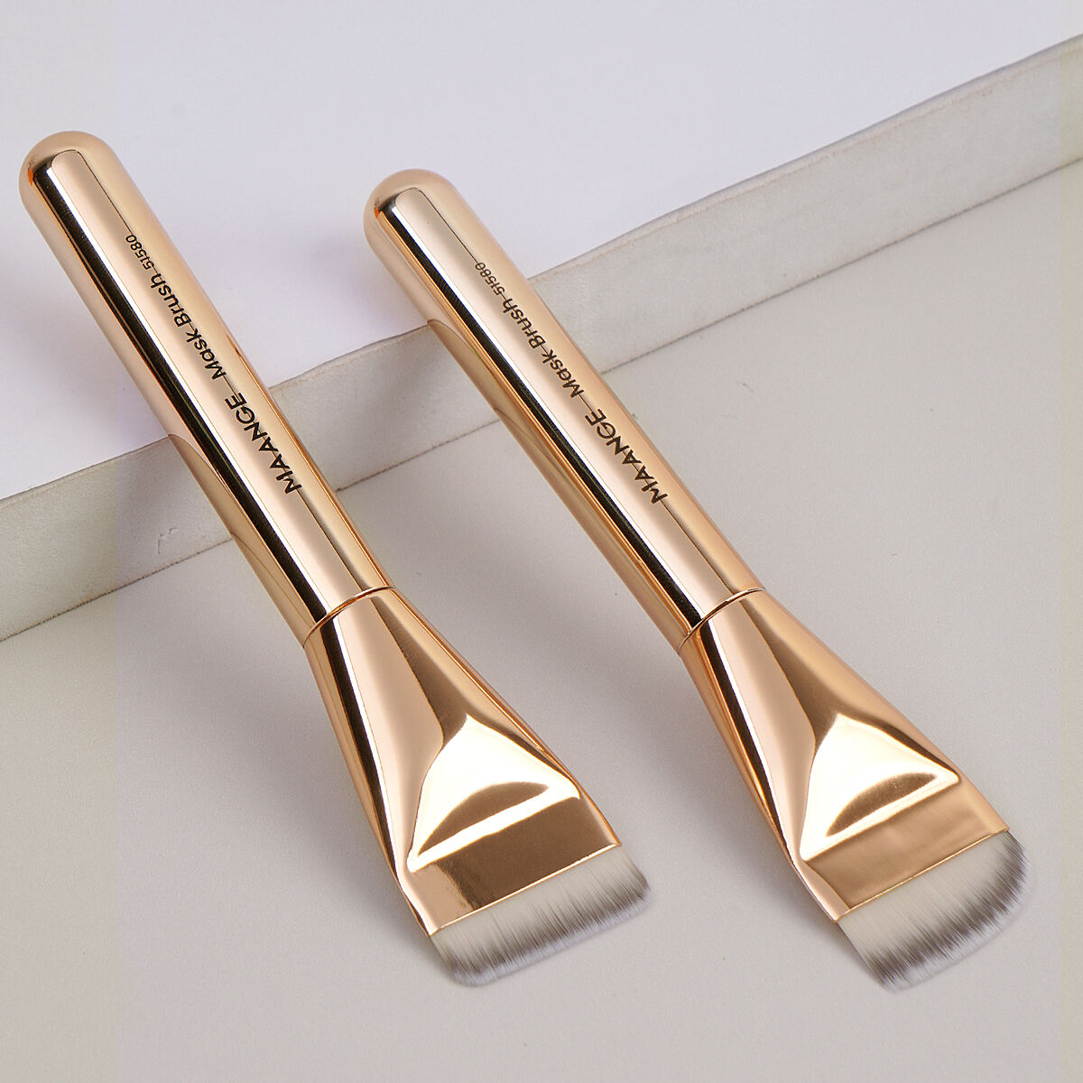 2 Pieces Makeup Brush-Gold