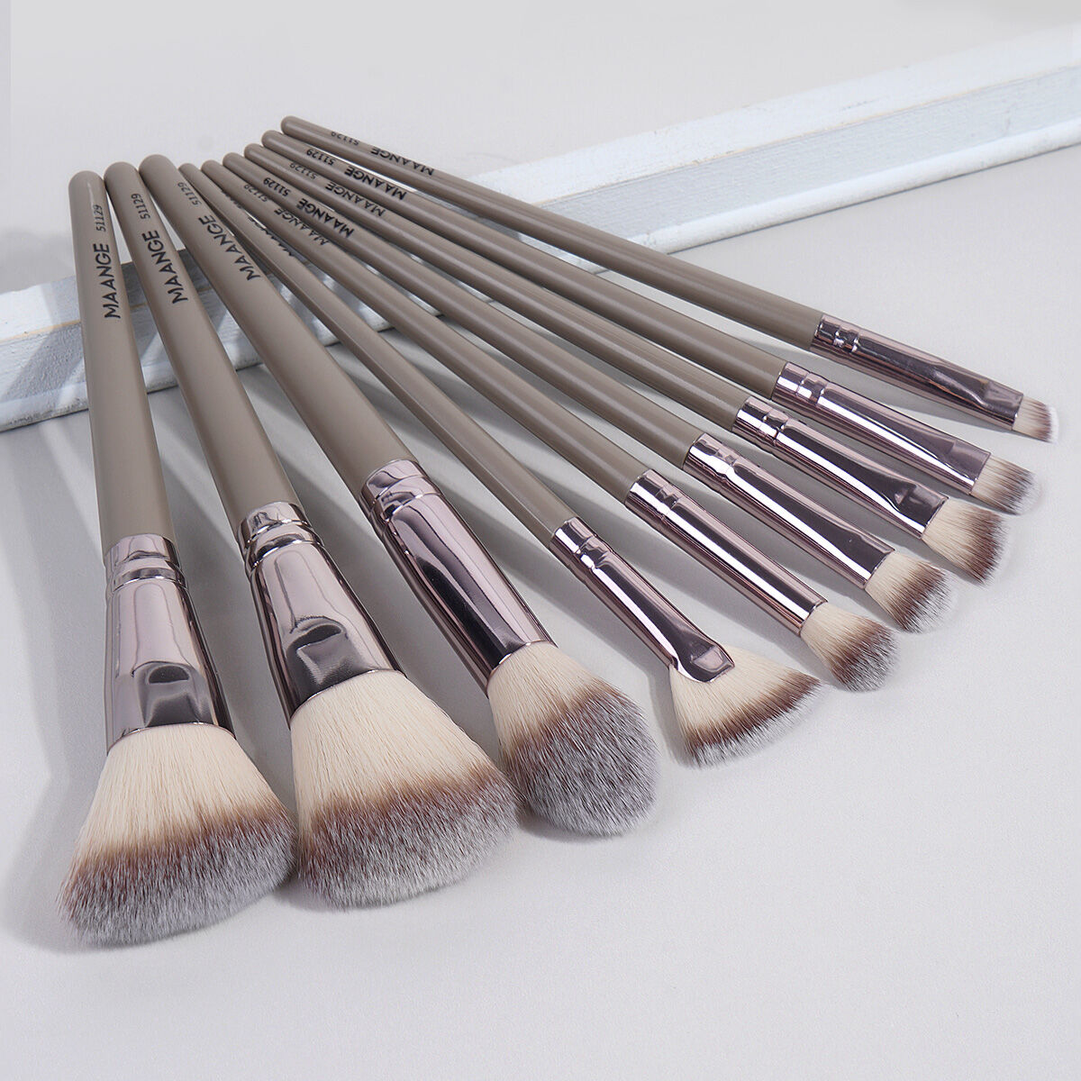 9 Pieces Makeup Brush-Champagne thumbnail 3