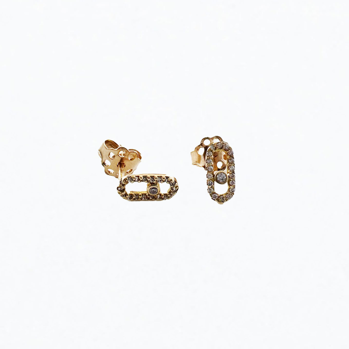 Boucles d'Oreilles Ovale Or Rose & Diamilites – Motif Ornementé sur Nacre, Éclat Élégant