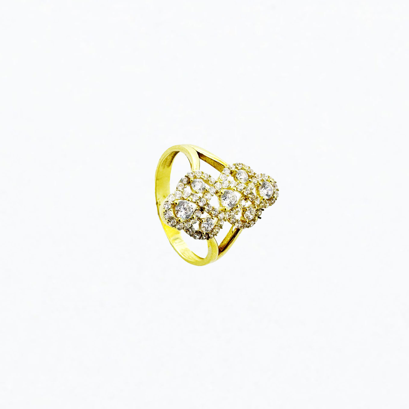 Bague Grand Cluster en Or Jaune 18K avec Diamilites – Éclat Maximal et Présence Luxueuse.
