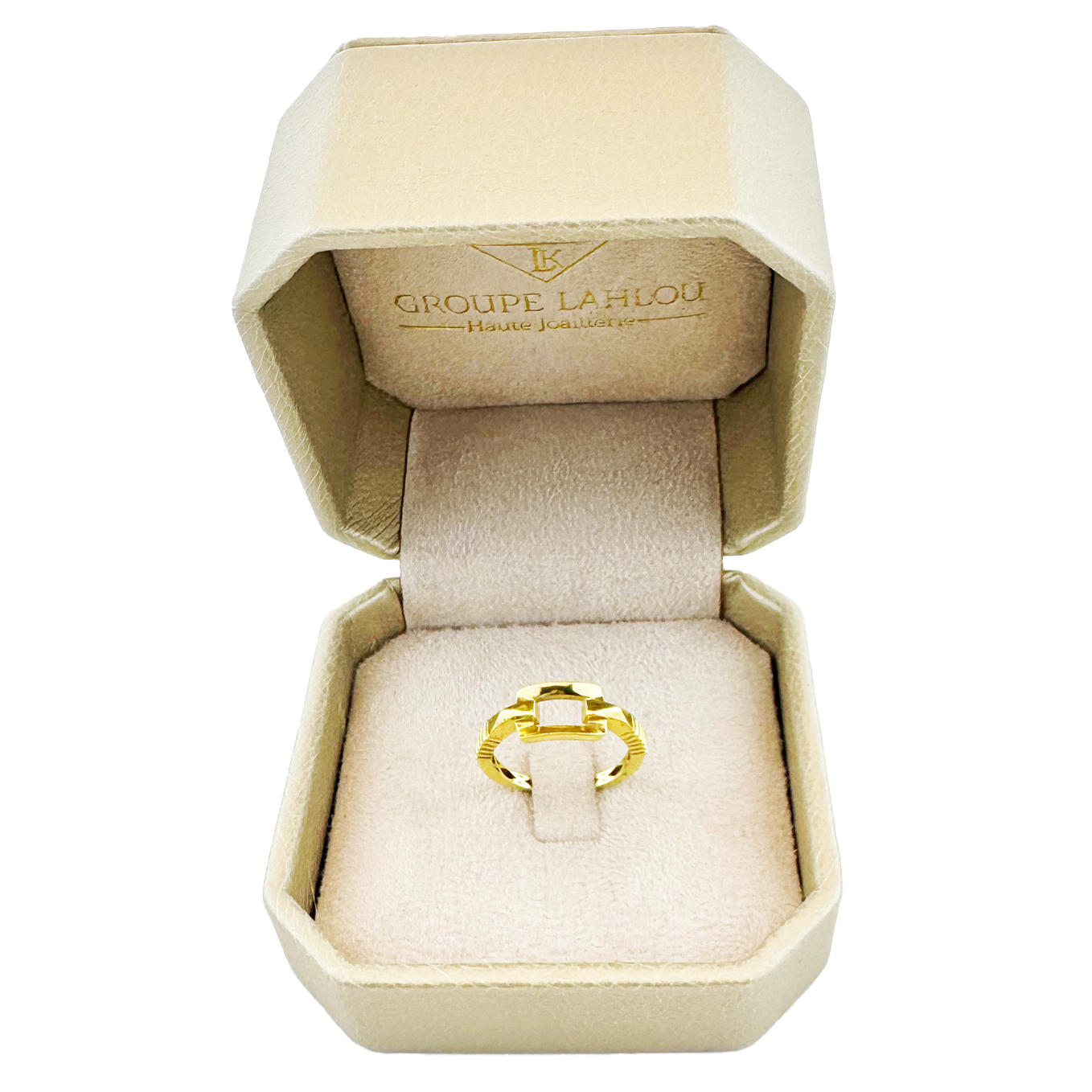 Bague Or Jaune 18K Design Géométrique Maillon – L'Éclat du Métal dans une Forme Audacieuse.