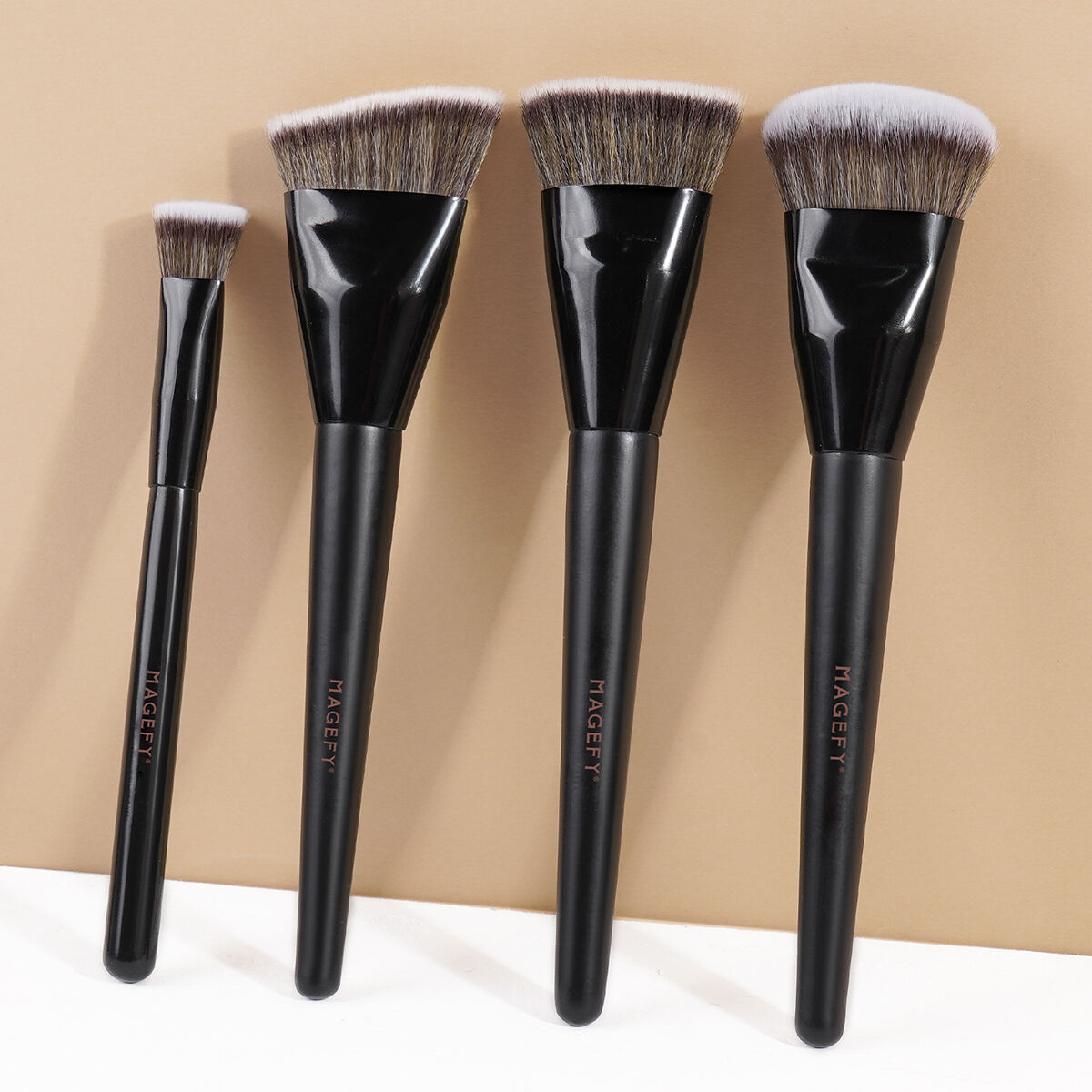 4 Pieces Makeup Brush Set thumbnail 3