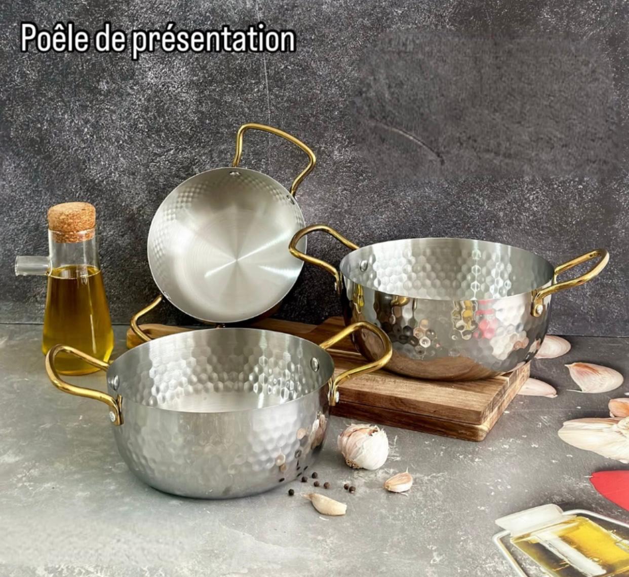 Poêle Argentée de Présentation