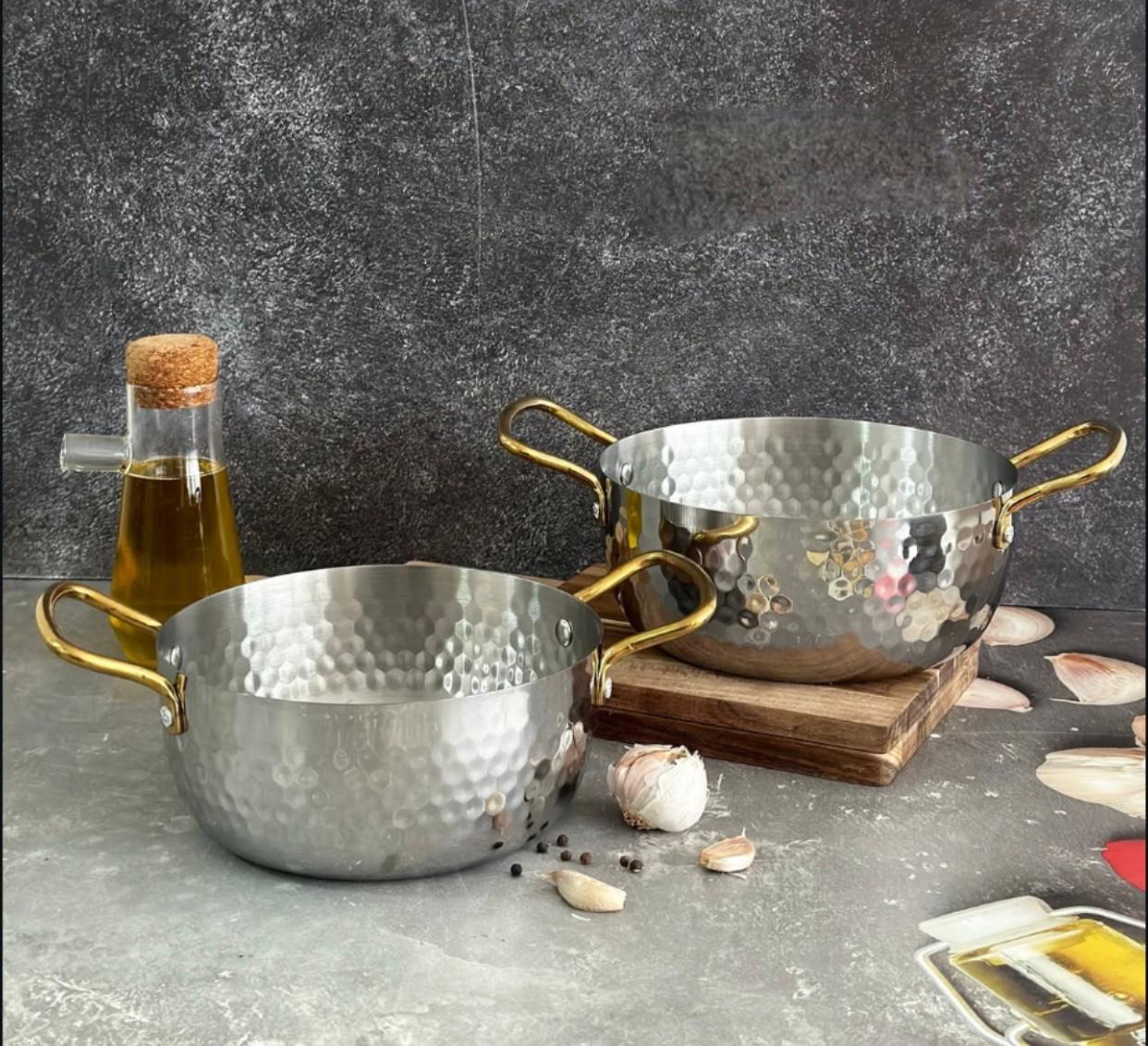 Poêle Argentée de Présentation