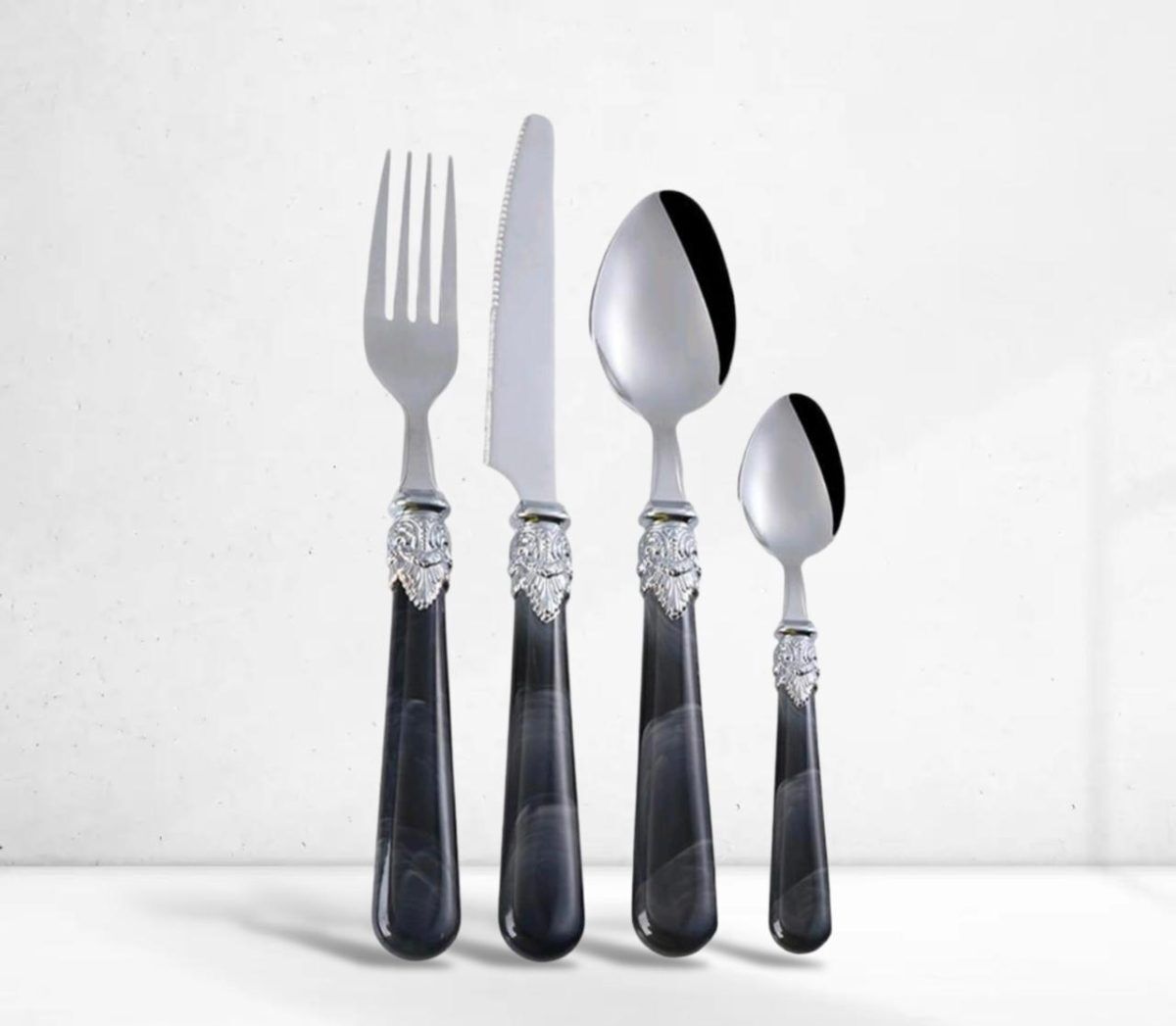 Ensemble 24 Couverts inoxydable Main Noir