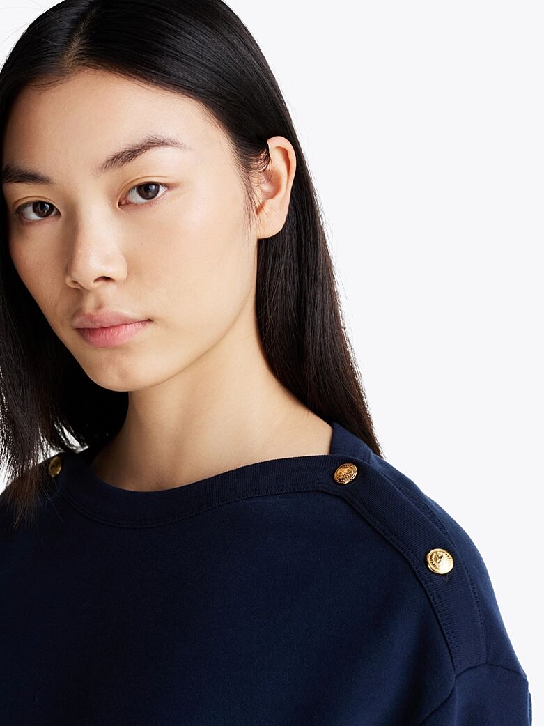 Sweat à Col Bateau et Boutons Dorés