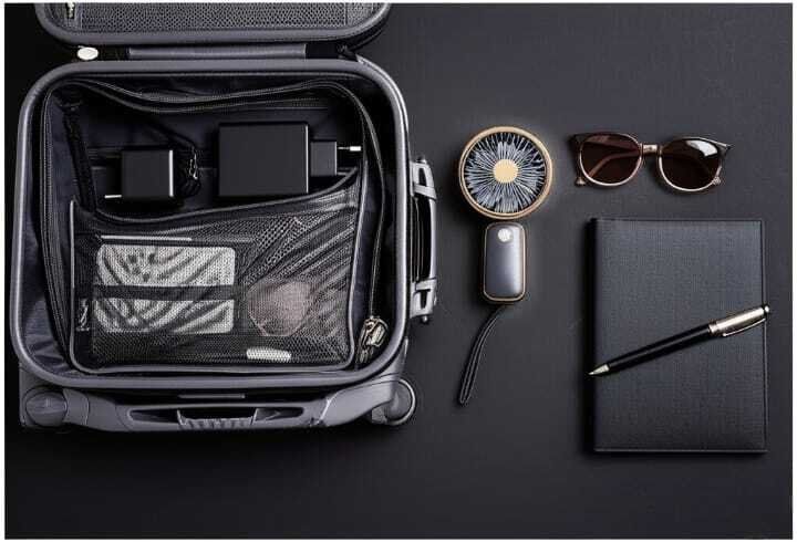 Mini Ventilateur Puissant de Poche au Design et Fil Qui Facilite le Portage ( couleurs aléatoires ) thumbnail 4