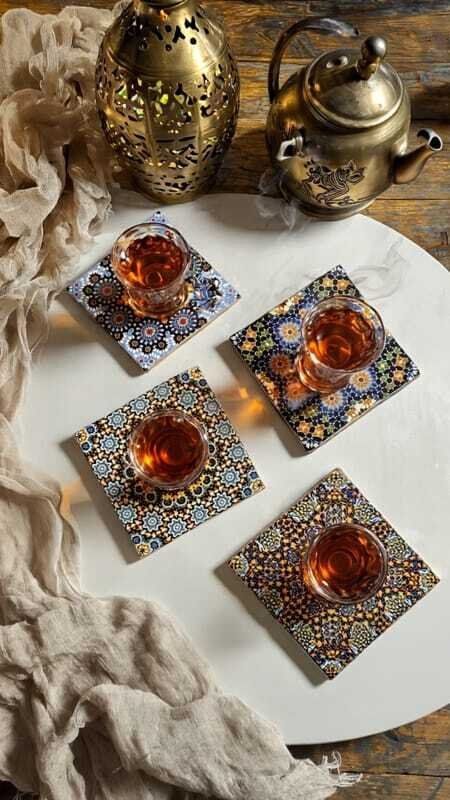 Set de 4 Dessous de Verre en Zellige Marocain – L’élégance de L’art Traditionnel Couleurs Aléatoires