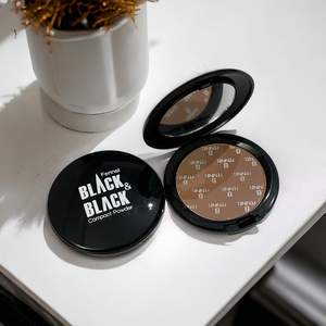 Poudre Compacte Espresso Black & Black