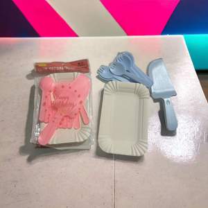 Pack de Fourchettes avec Serviette et Coupe Gâteau