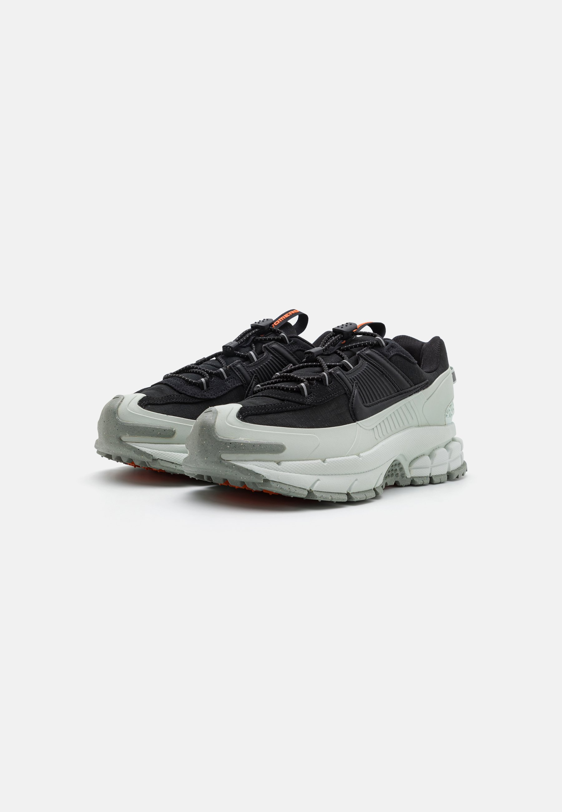 Nike Zoom Vomero Roam thumbnail 1