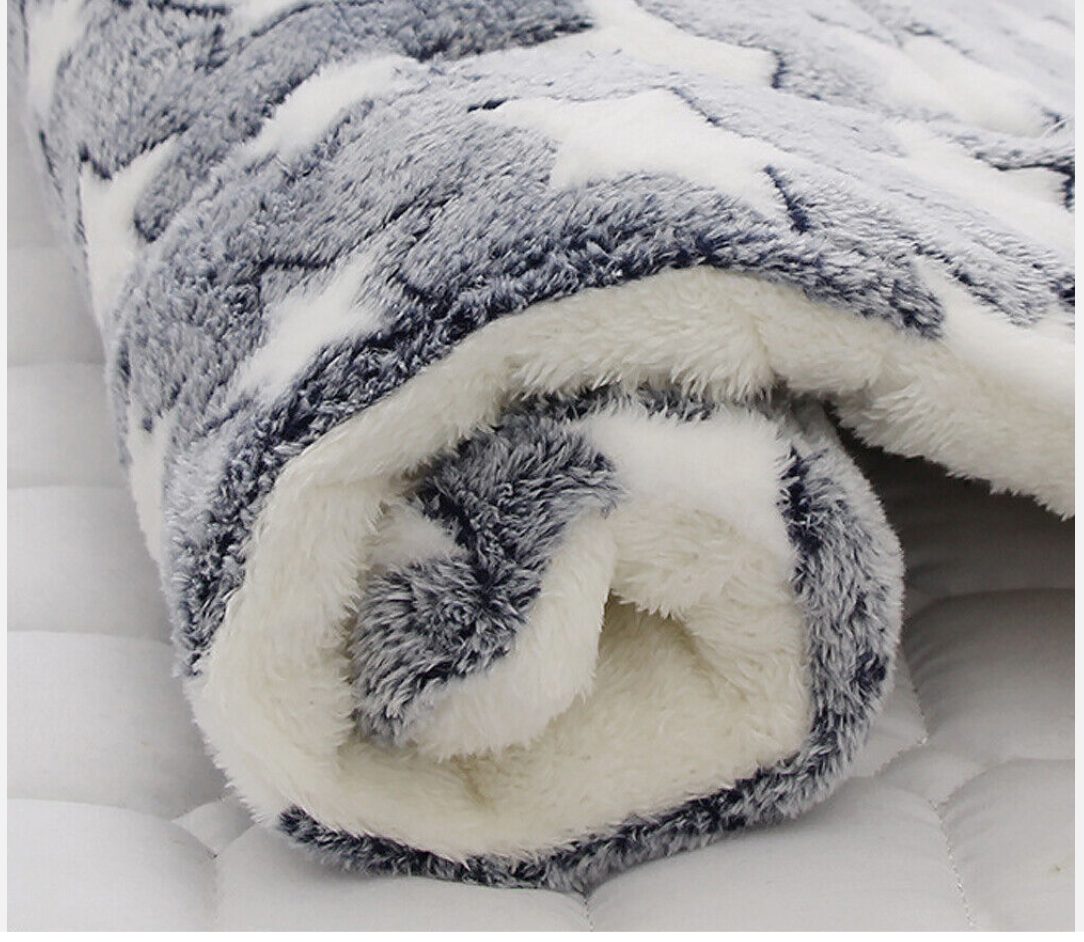 Lit pour Chien et Chat - Tapis de Sommeil en Flanelle Douce et Confortable