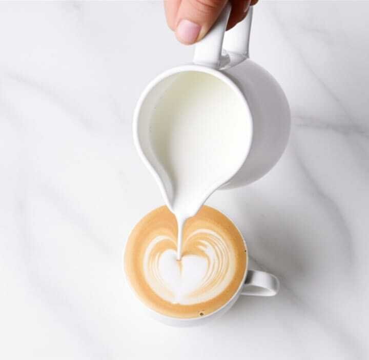 Pot élégant pour lait -saucière en céramique résistante et raffiné-700ML