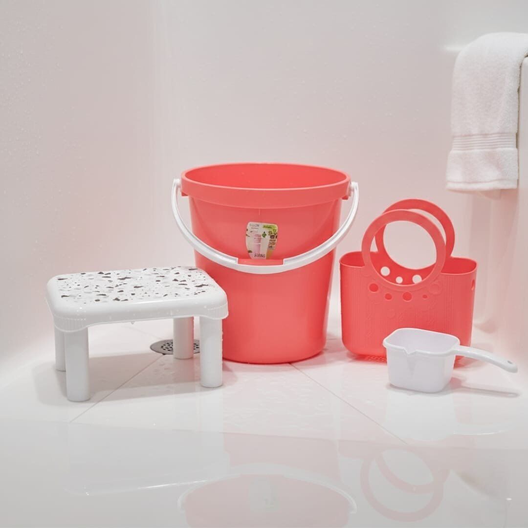 Pack hamam couleur rose -un seau 25 l ,une chaise et broc avec bec pratique et un panier assortis