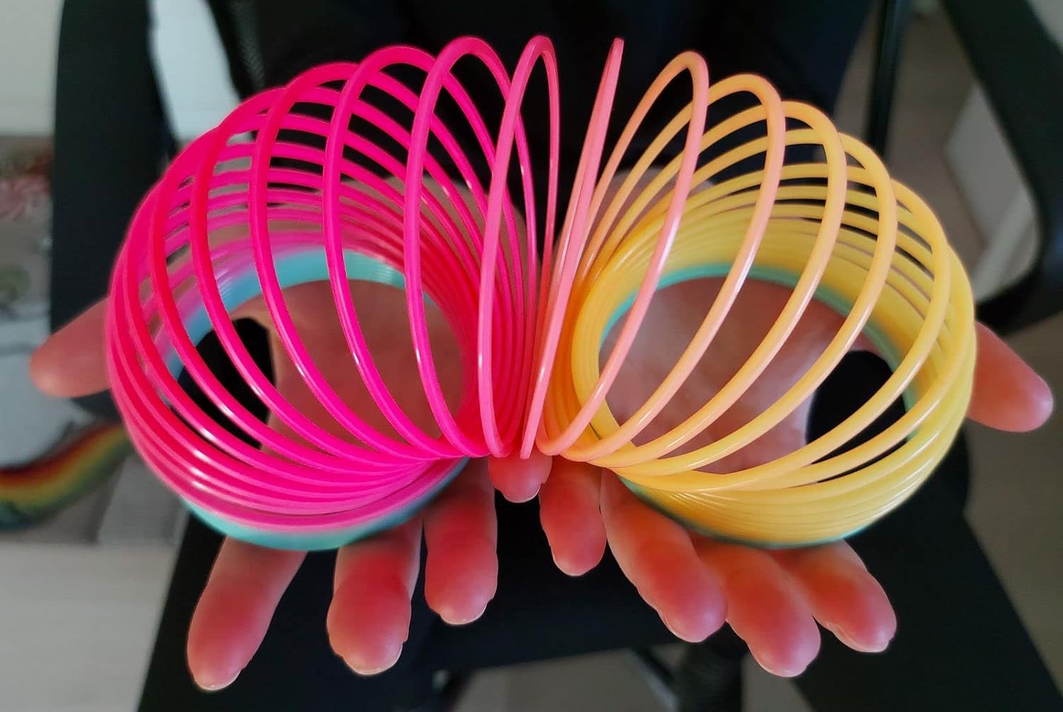 Jouets à ressorts magiques pour enfants – pour jouer et s’amuser thumbnail 3