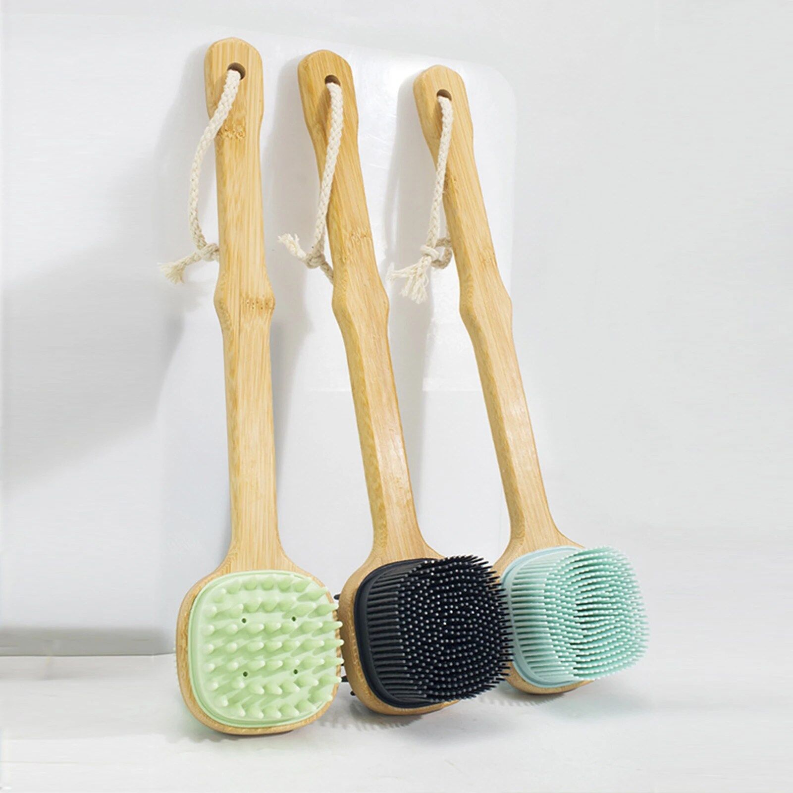 Brosse de Bain avec Long Manche et Massage Double Face (colleur aléatoire) thumbnail 2