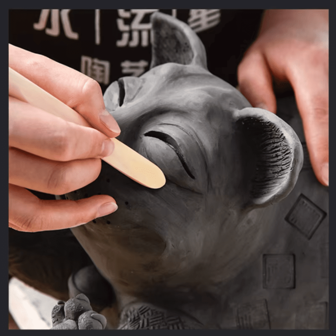 Outils de sculpture en céramique et argile avec extrémités en acier inoxydable et poignées en bois, idéals pour la poterie et le bricolage. thumbnail 3