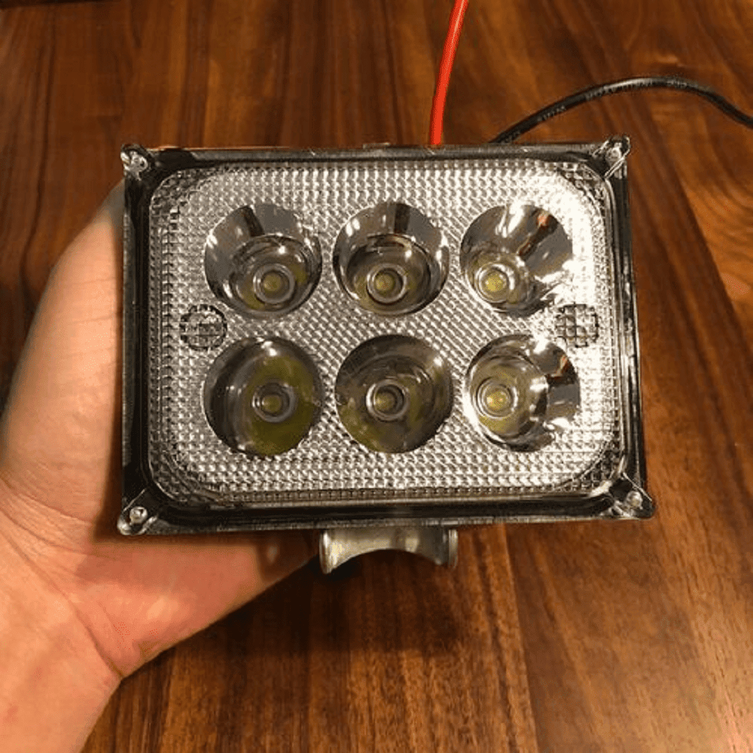 1 Pcs Lampe de Travail LED 30W, Phare Antibrouillard Tout-Terrain pour Voiture thumbnail 4