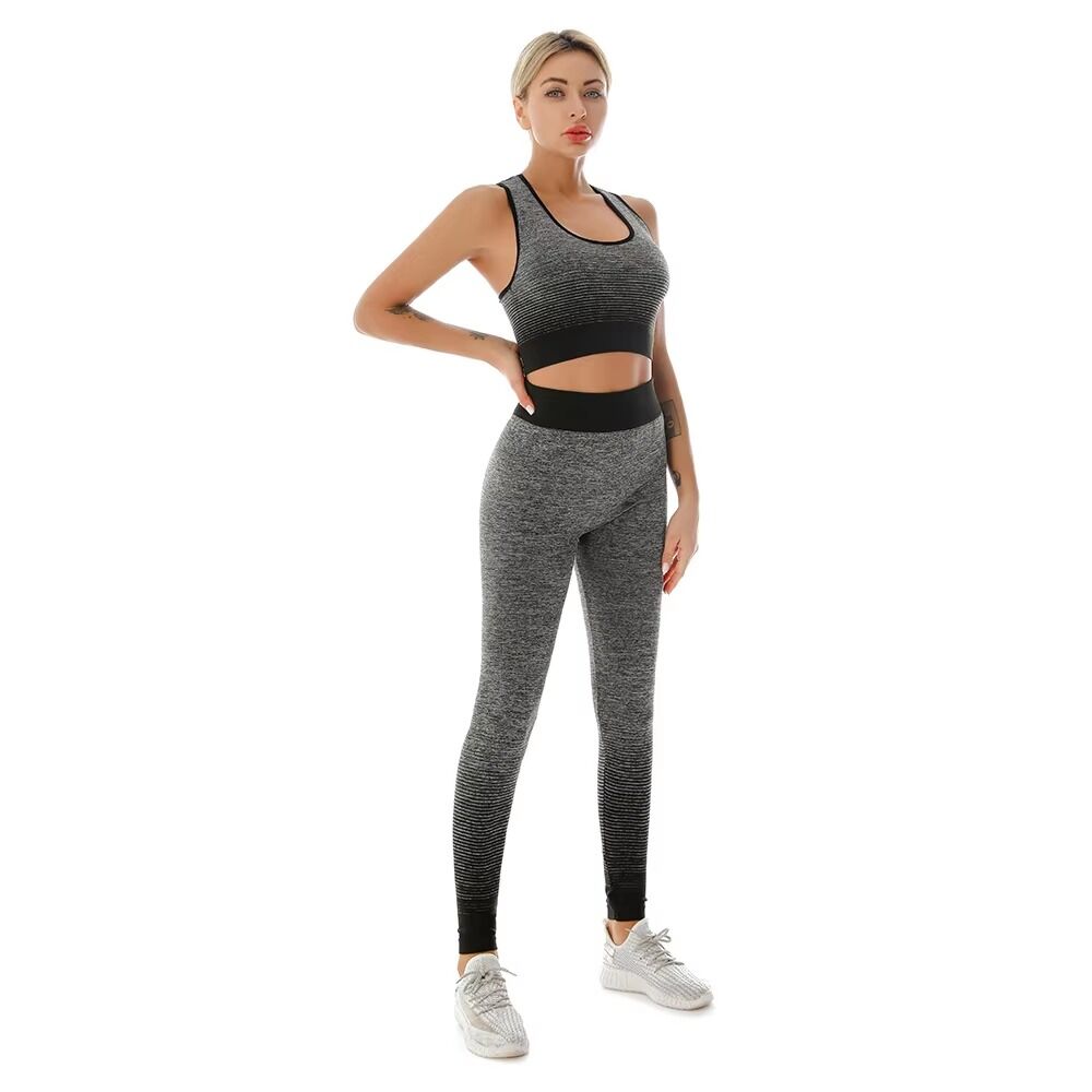 Ensemble de vêtements de yoga et Fitness pour femmes thumbnail 4