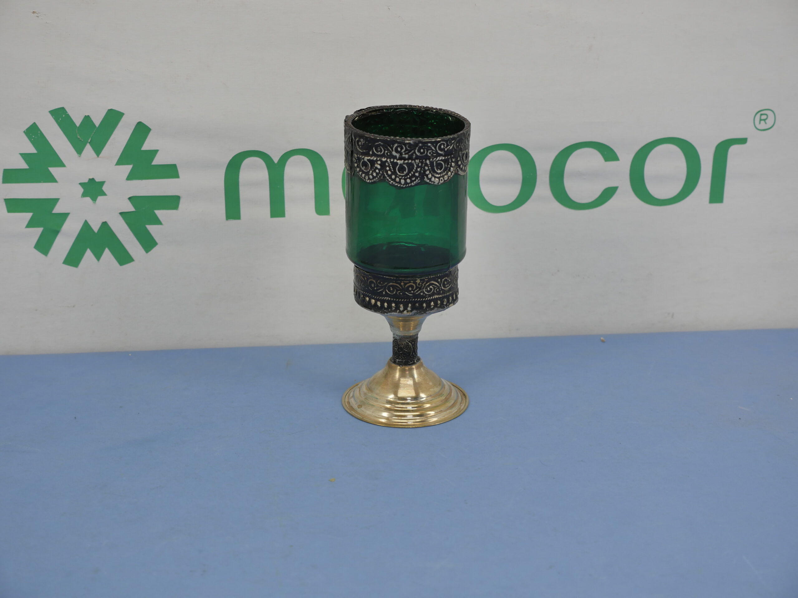 Ensemble de 3 photophores marocains – Style artisanal en verre coloré et métal ciselé. (couleur aléatoire)