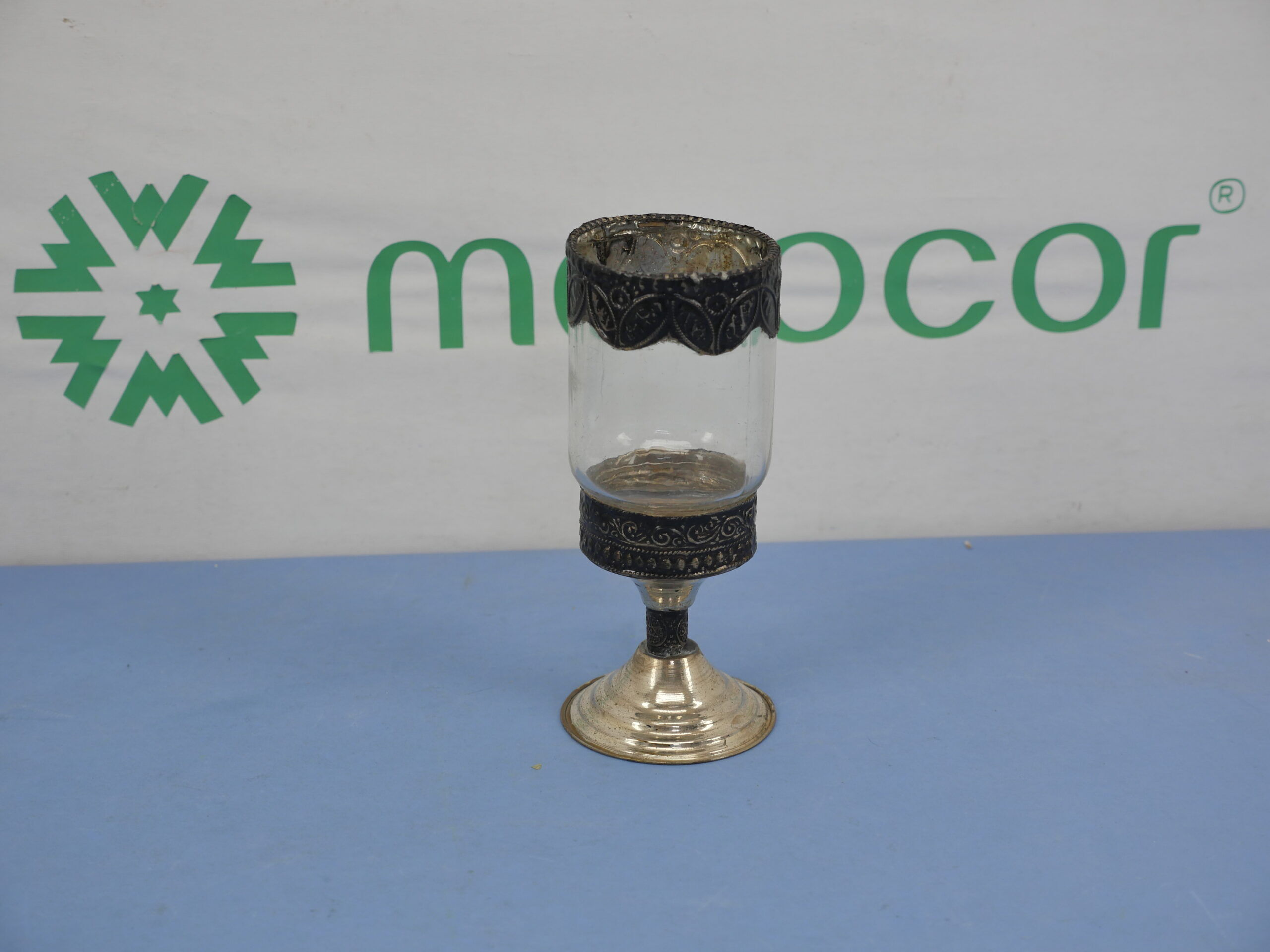 Ensemble de 3 photophores marocains – Style artisanal en verre coloré et métal ciselé. (couleur aléatoire) thumbnail 3