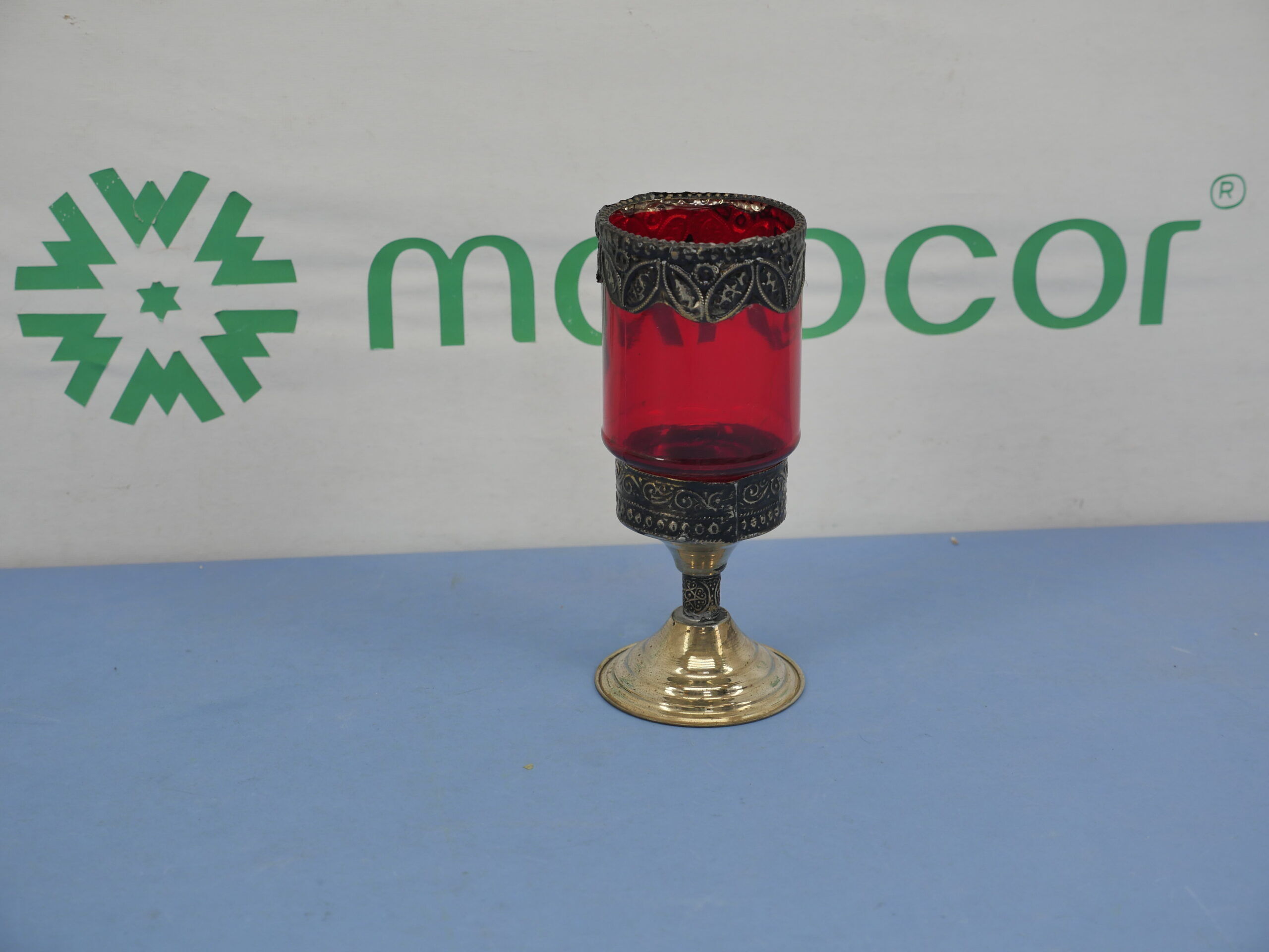 Ensemble de 3 photophores marocains – Style artisanal en verre coloré et métal ciselé. (couleur aléatoire) thumbnail 4