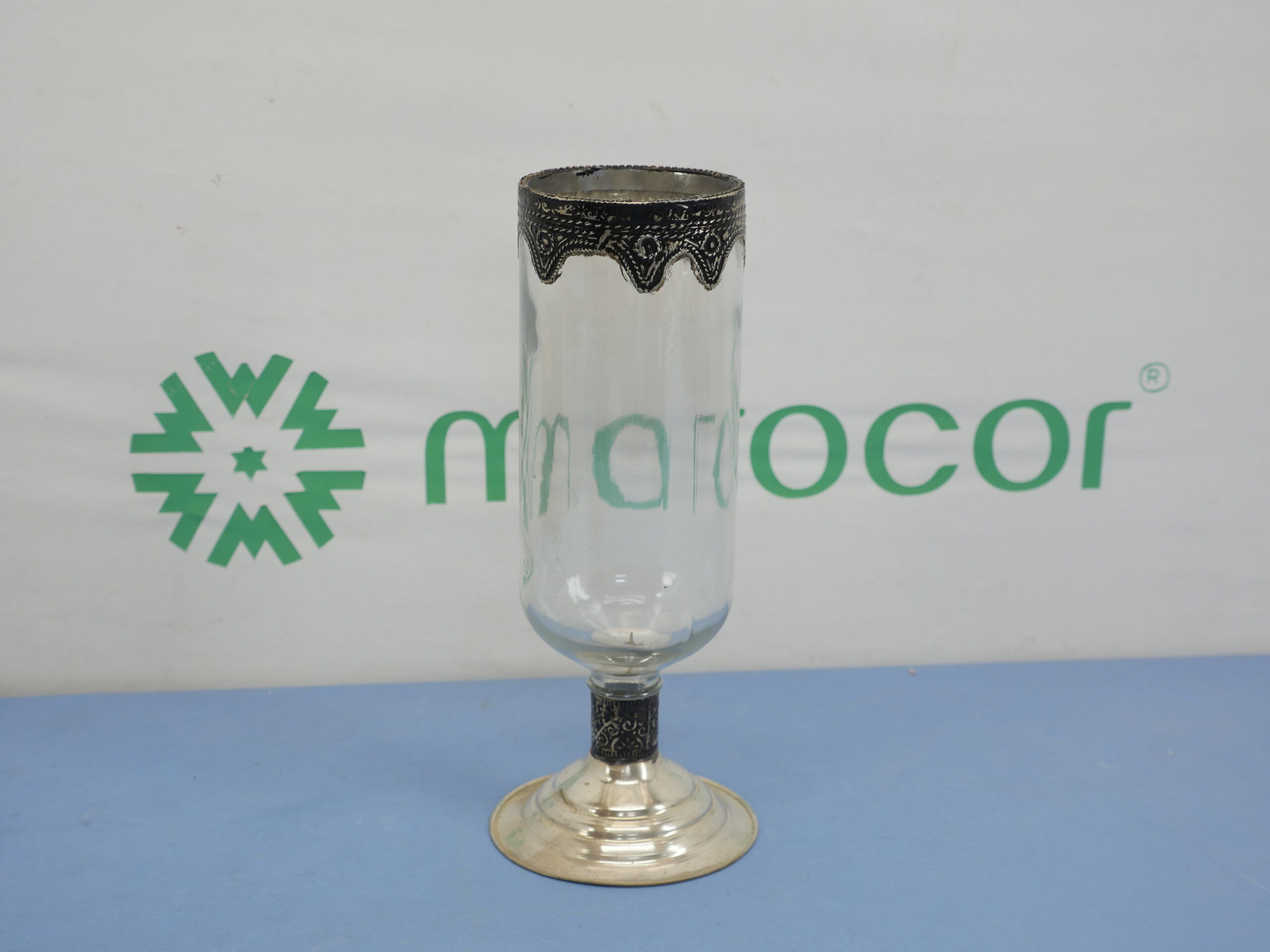 Lot de 2 bougeoirs marocains en verre et métal, artisanat raffiné et élégant. (couleur aléatoire) thumbnail 4