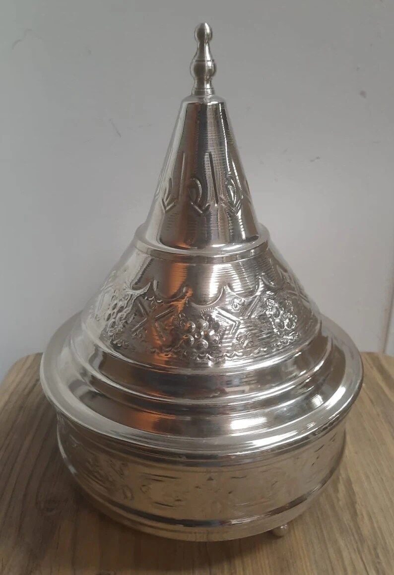 Plat marocain Tagine avec couverture plaqué argent thumbnail 3