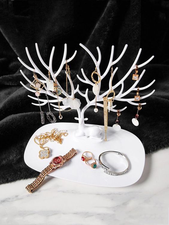 Élégance Naturelle Présentoir à Bijoux en Forme de Cerf pour Boucles D’oreilles et Colliers