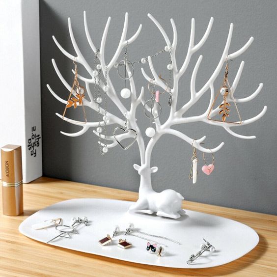 Élégance Naturelle Présentoir à Bijoux en Forme de Cerf pour Boucles D’oreilles et Colliers thumbnail 3