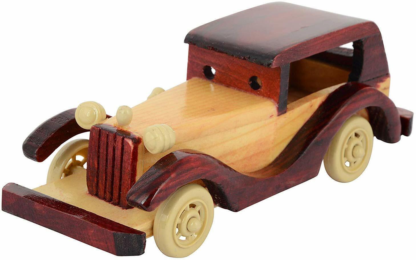 Élégance Rétro La Voiture Ancienne en Bois un Décor Vintage Unique