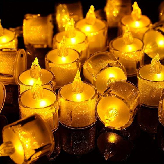 Ambiance Romantique sans Risque avec notre Ensemble de 3 Bougies Chauffe Plat LED thumbnail 3