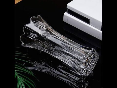 Élégance Intemporelle Vase en Verre Transparent pour Mettre en Valeur vos Bouquets thumbnail 3