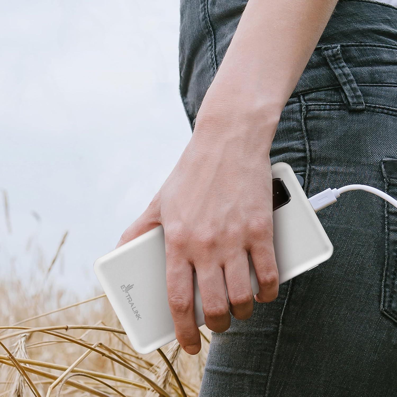 Batterie externe 10000mAh avec 4 câbles USB thumbnail 4