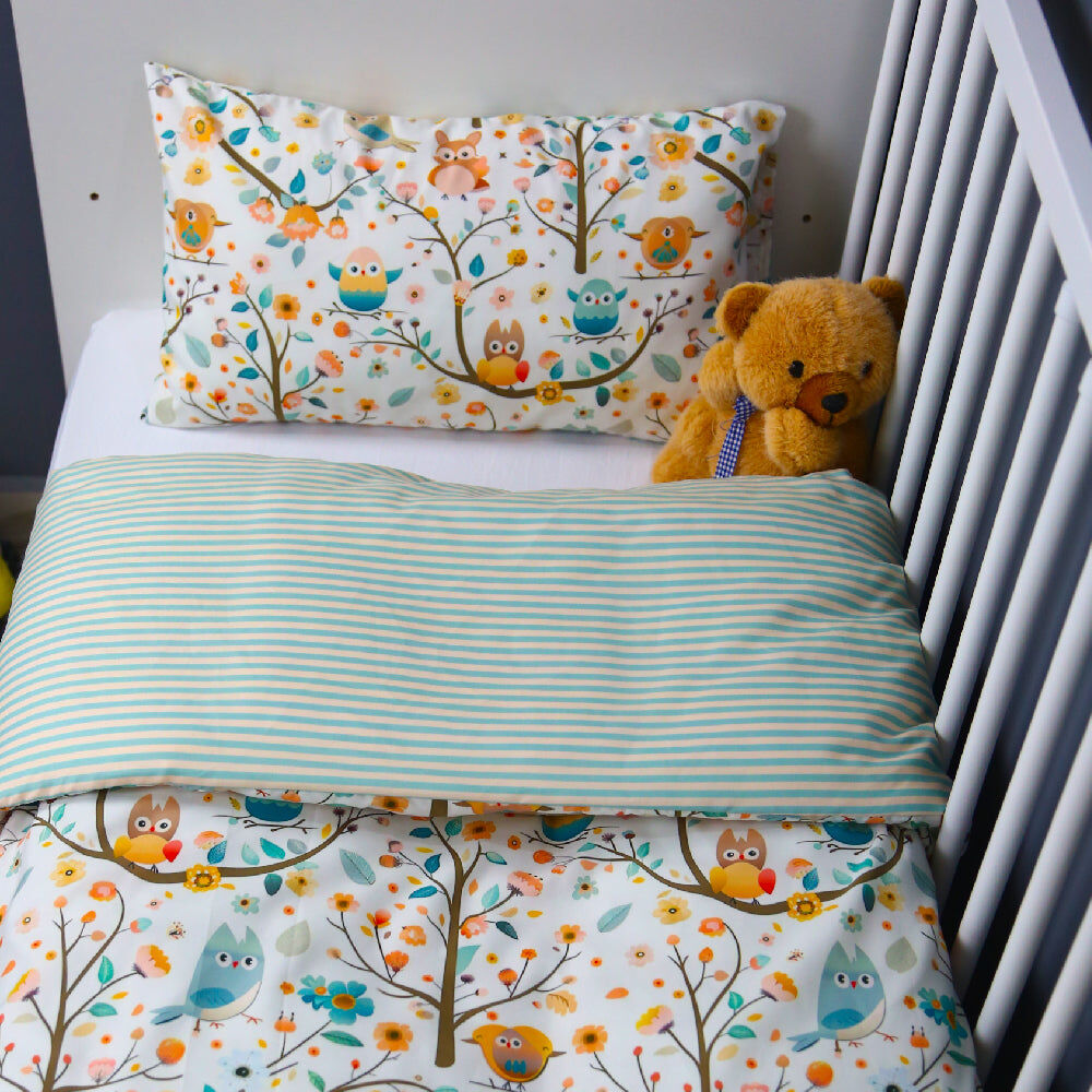 Housse de Couette Bébé Premium Double Face Bosquet Enchanté (Housse -115x130cm- + 1 Taies d’Oreiller -30x50 cm-) // Collection Berceaux de Rêves !