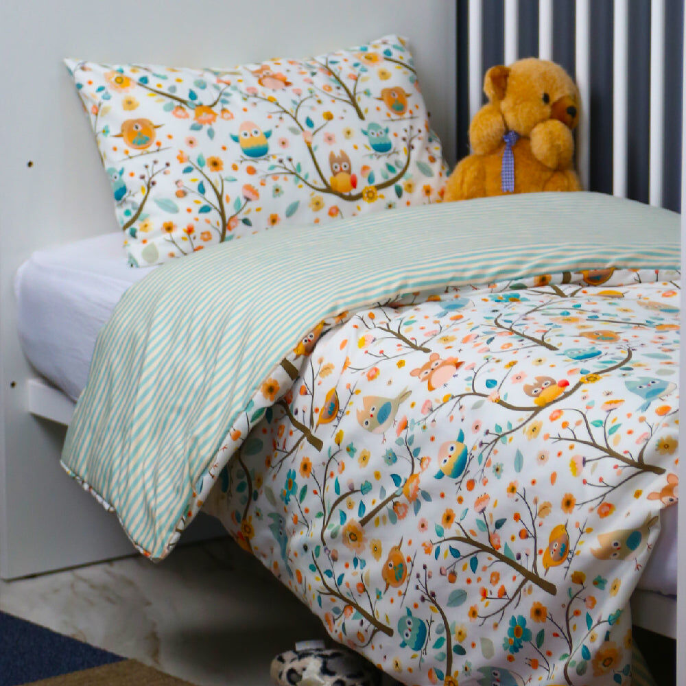 Housse de Couette Bébé Premium Double Face Bosquet Enchanté (Housse -115x130cm- + 1 Taies d’Oreiller -30x50 cm-) // Collection Berceaux de Rêves ! thumbnail 3