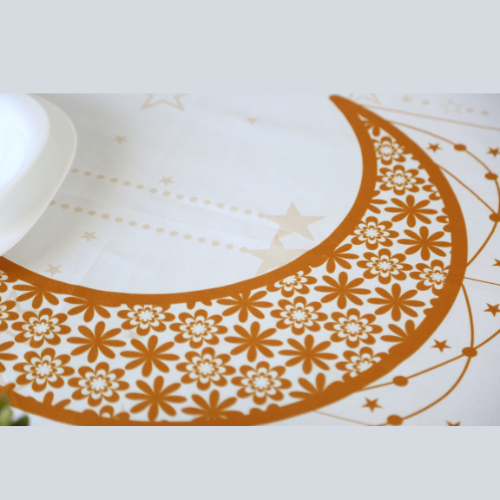 Nappe Élégante Pour Une Table Festive - Éclat Du Ramadan