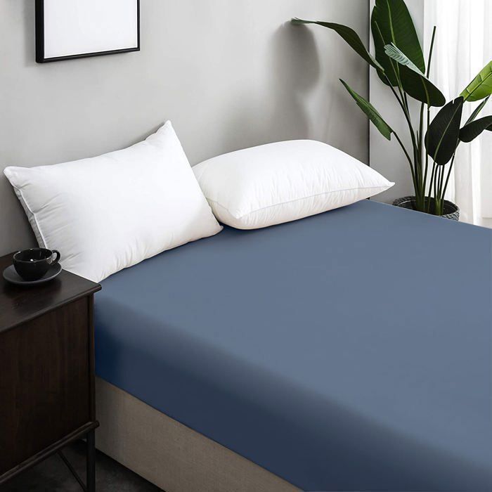 Drap Housse Uni Bleu Jean (140 x 200 cm) // Doux & Antiallergique