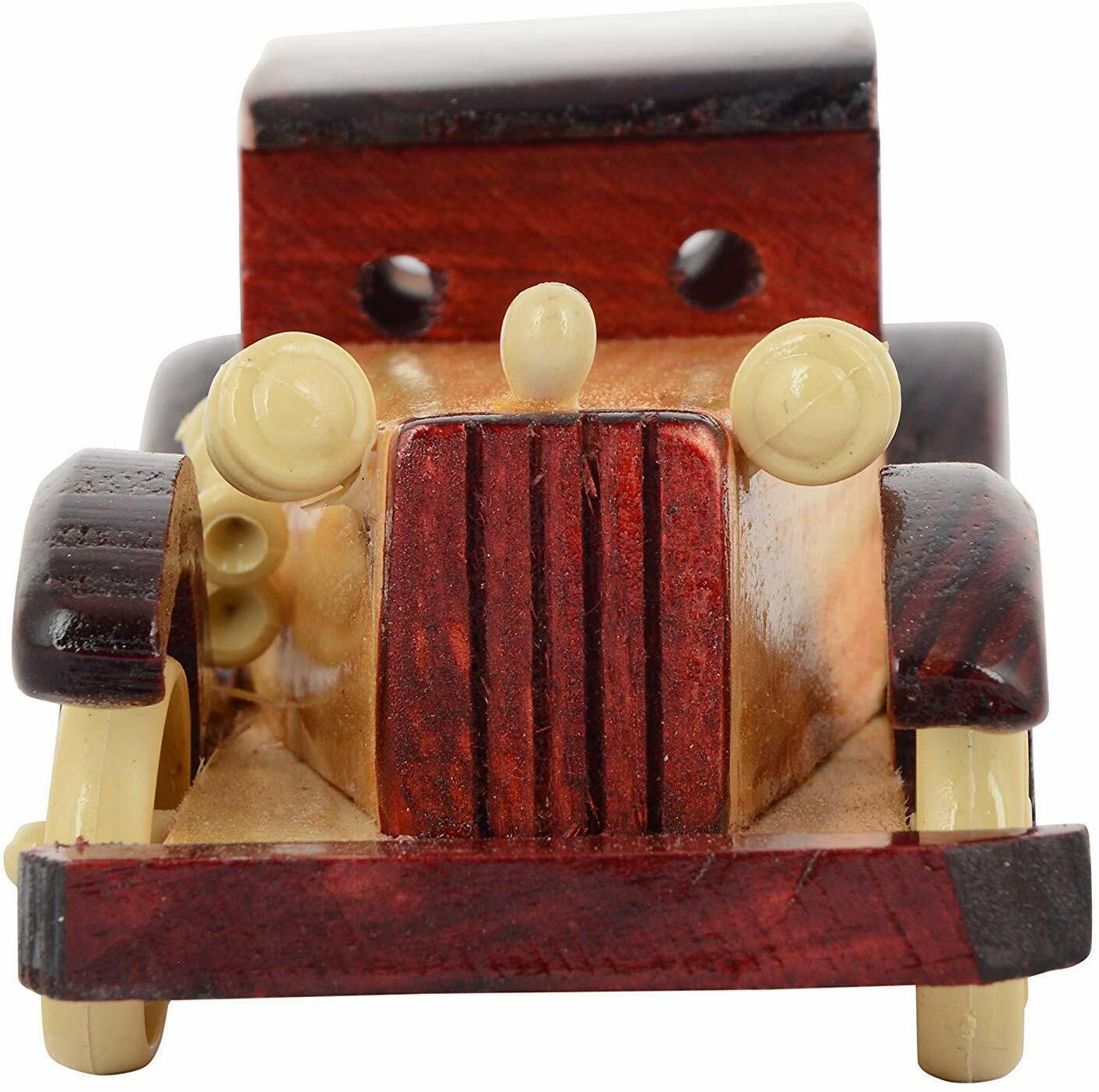 Élégance rétro La Voiture Ancienne en Bois un Décor Vintage Unique thumbnail 3