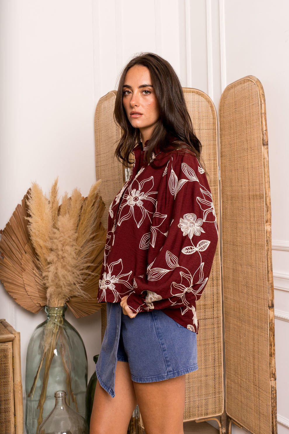 Chemise ornée de motif feuillage brodé thumbnail 3