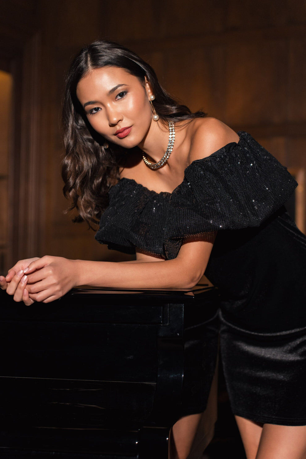 Petite robe avec col bateau en sequins