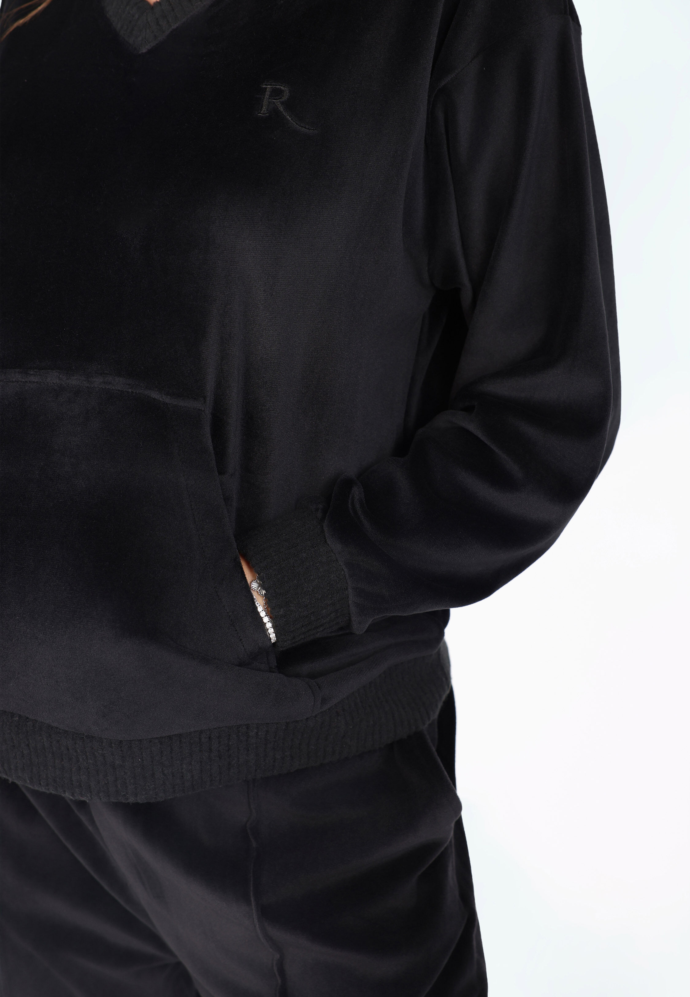 Ensemble Pyjama Col V à Poche | Collection Velvet MLC thumbnail 4