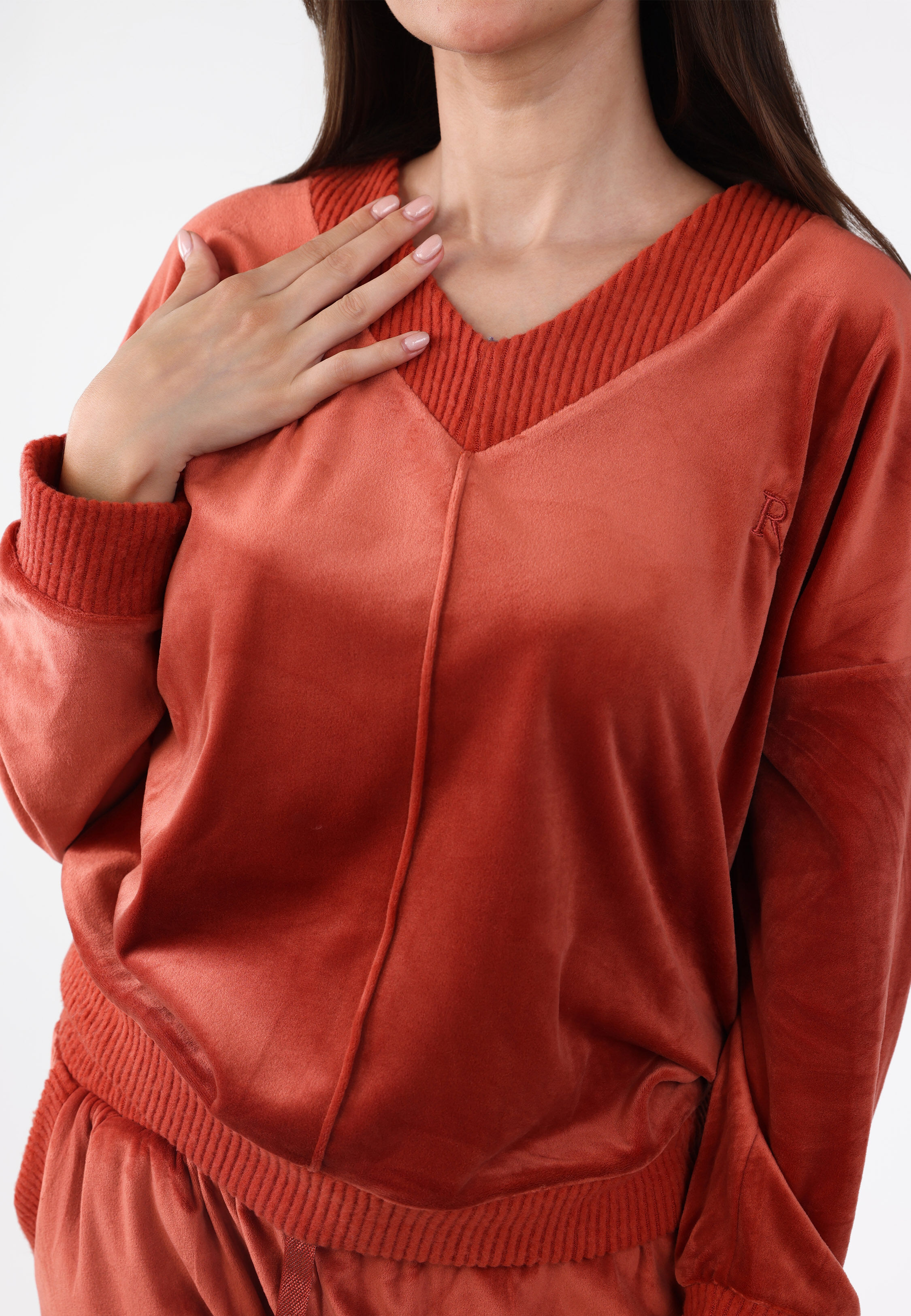 Pyjama Col V à Pantalon Evasé | Collection Velvet MLC thumbnail 2