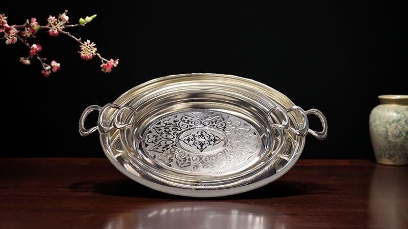 Plateau Mm 55/34cm argenté avec anses à servir ou présentation en inox très haute qualité, Argenté avec détails dorés thumbnail 4